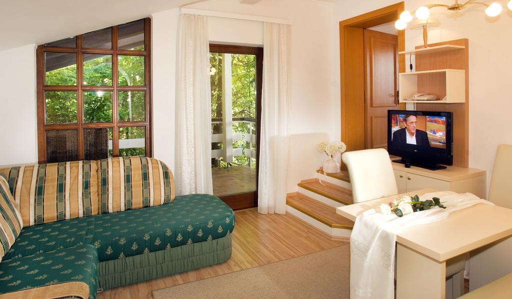 Hotel Garni Elisabeth เพิร์ทชาค อัม เวิร์ทเทอร์ซี ภายนอก รูปภาพ